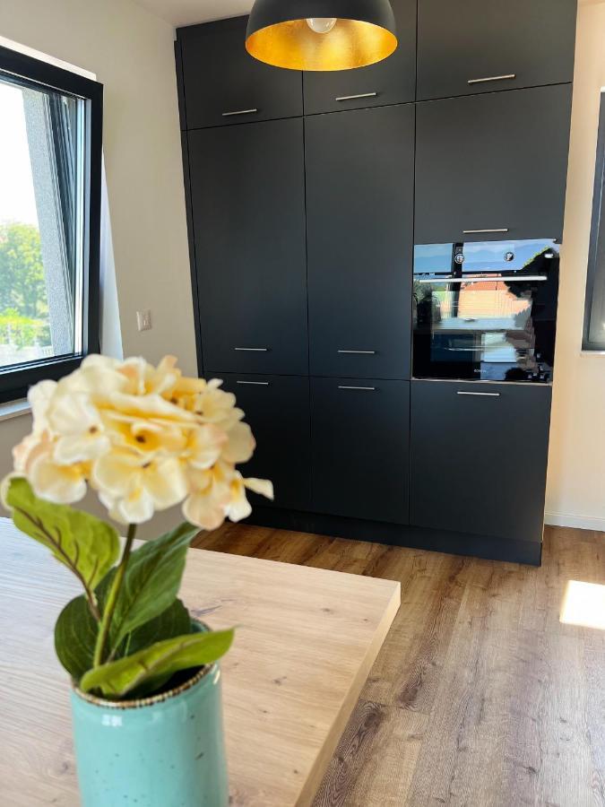 Villa Mirno More Apartments Malinska Eksteriør bilde